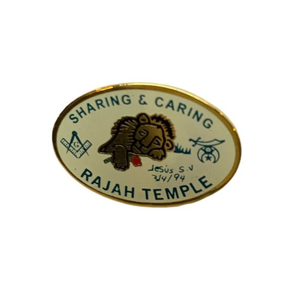 Rajah Temple Vintage 1994 Lapel Pin Sharing & Caring Gold Tone - Picture 3 of 4